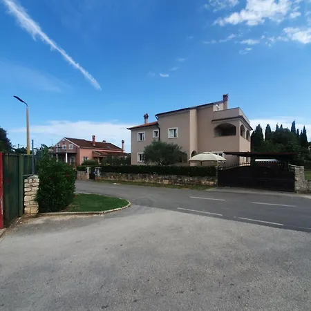 Apartment&room Marlen 3*