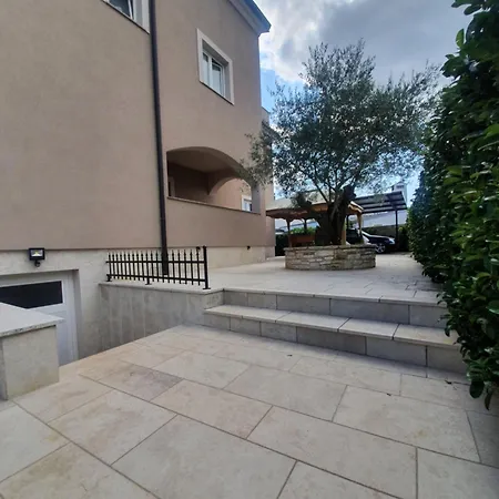 And Marlen 게스트하우스 로비니스코 셀로