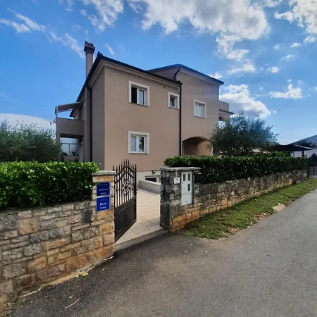 Guest house And Marlen 3*